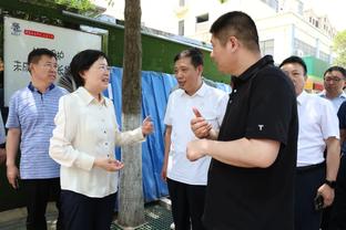 一大四小！湖人今日首发：浓眉+雷迪什+普林斯+里夫斯+拉塞尔